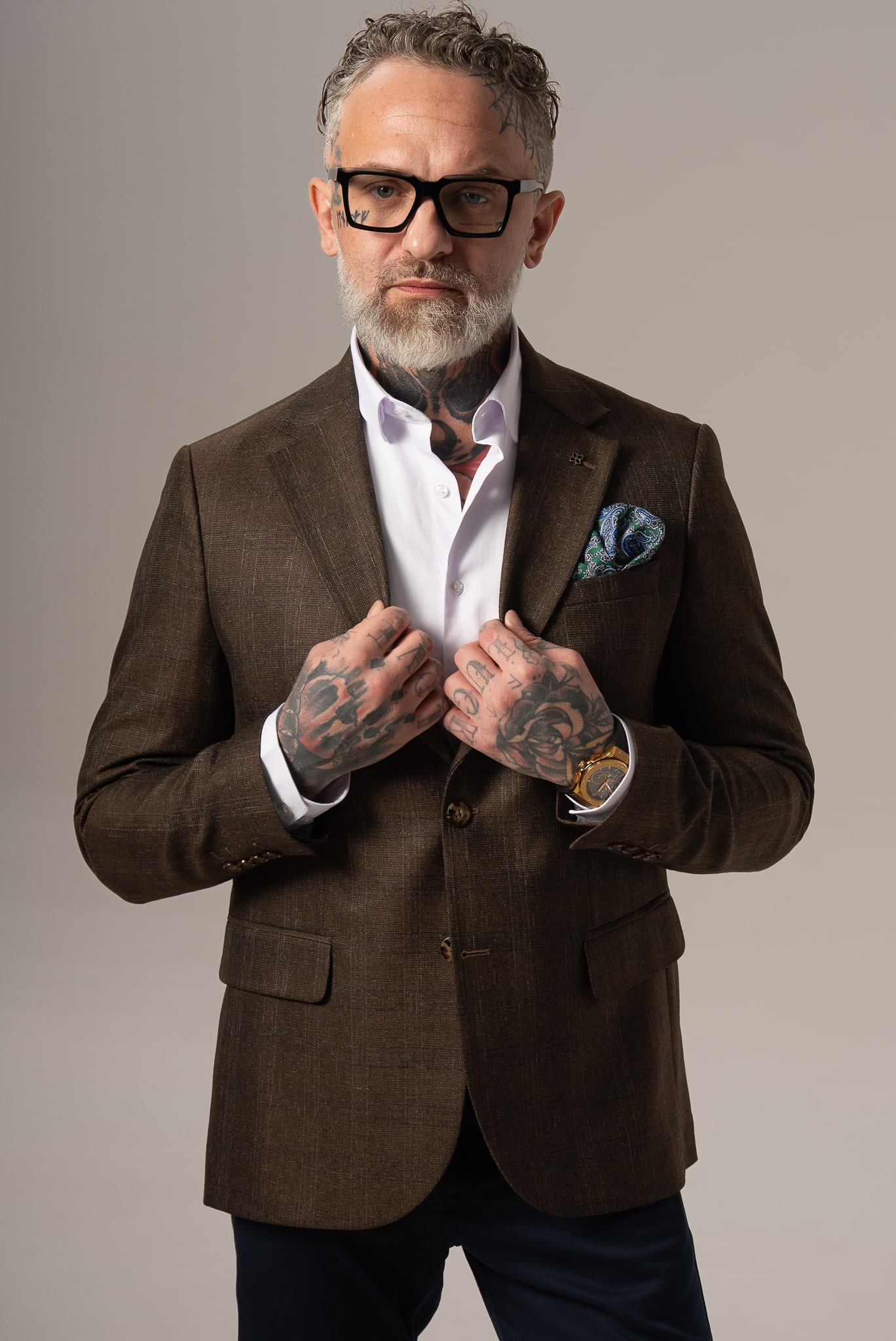 Brązowa marynarka męska w granatową kratę