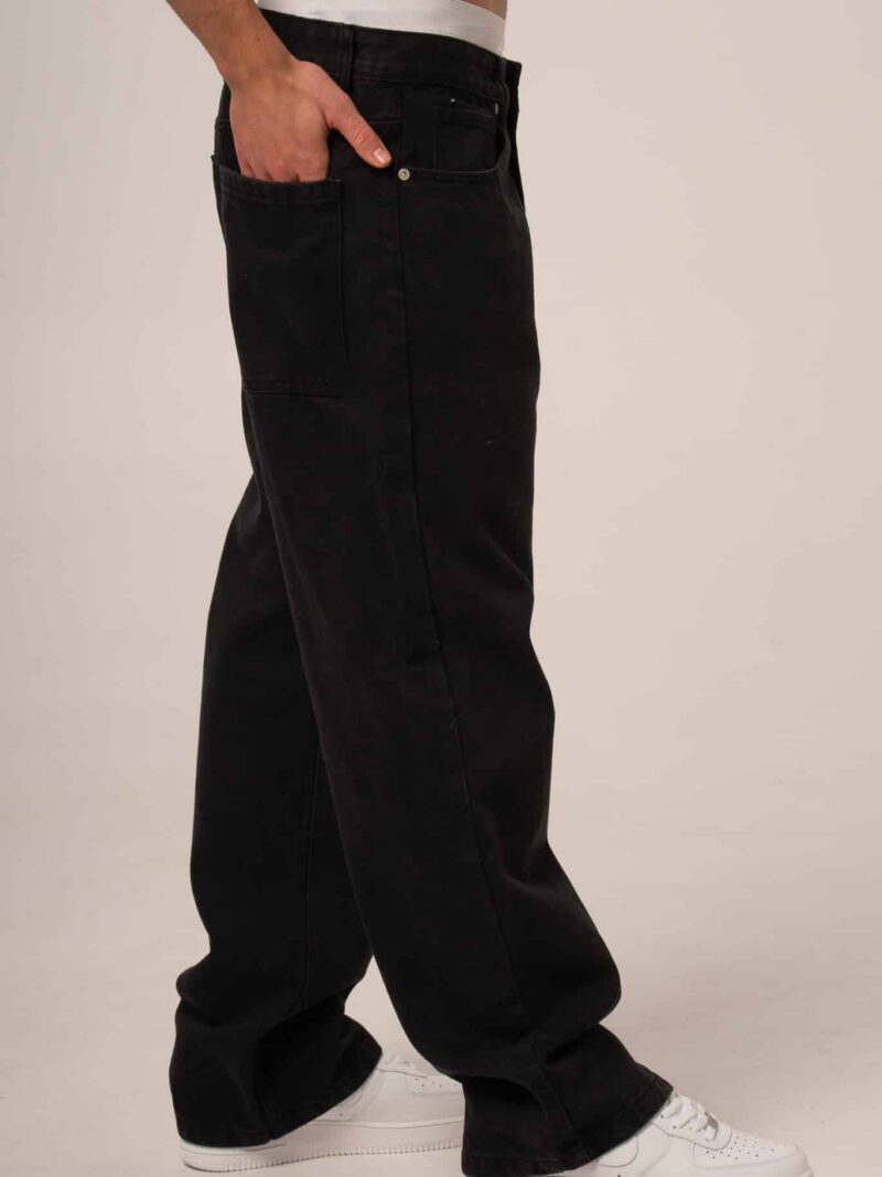 Czarne jeansy męskie o kroju baggy