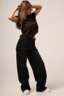 Czarne jeansy damskie o kroju baggy
