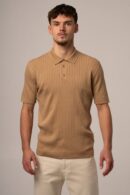 Ciemnobeżowa koszulka męska polo ze sweterkowej dzianiny