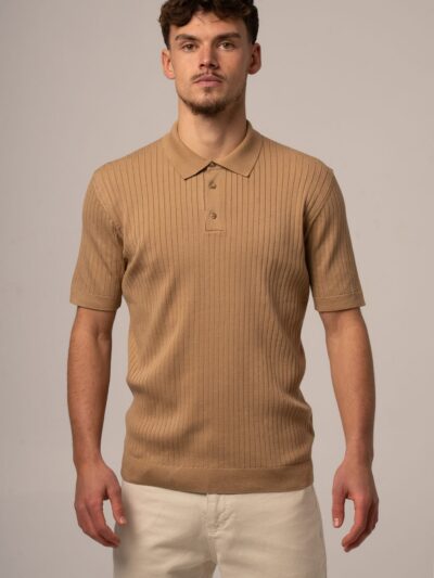 Ciemnobeżowa koszulka męska polo ze sweterkowej dzianiny
