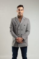 Dwurzędowy, szary płaszcz męski