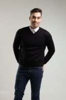 Czarny sweter męski typu V-neck