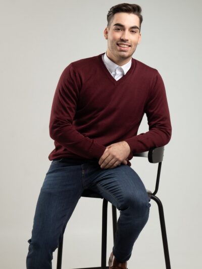 Bordowy sweter męski typu V-neck