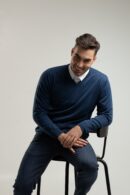 Sweter męski typu V-neck w kolorze turkusowym