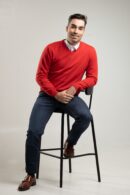 Czerwony sweter męski typu V-neck