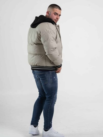 Beżowa kurtka męska typu bomberka