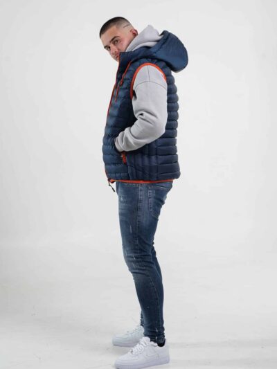 Granatowy bezrękawnik męski z kapturem z pomarańczowym ściągaczem