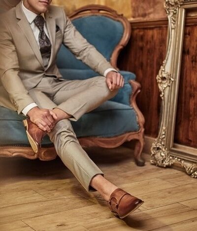 Beżowy garnitur z kamizelką