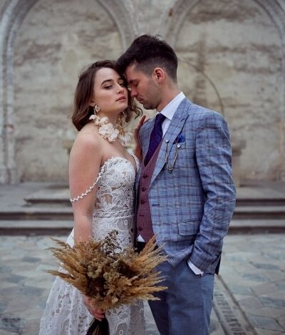 Błękitny garnitur męski z kamizelką