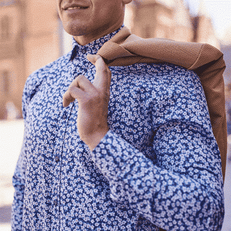 Dopasowana koszula z motywem kwiatowym