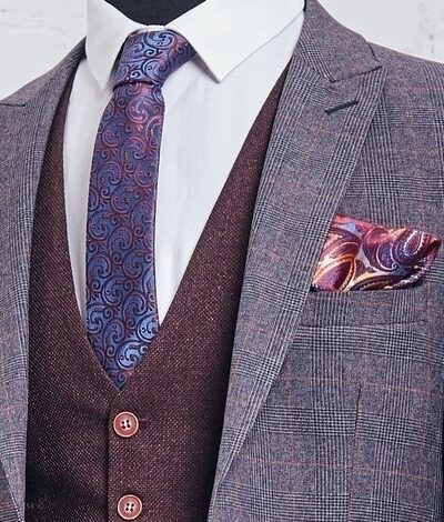 Granatowy krawat męski z czerwonym printem