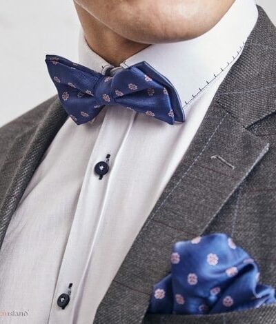 Muszka "Czerwony print na granatowym tle"