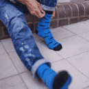 Skarpety "Czarne wąsy na niebieskim tle"