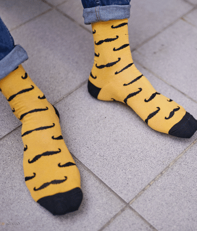 Skarpety "Czarne wąsy na żółtym tle"