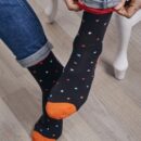 Skarpety "Kolorowe kropki na czarnym tle"