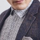 Stylowa koszula męska z motywem budynków