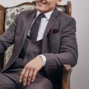 Trzyczęściowy garnitur męski w kolorze brązowym