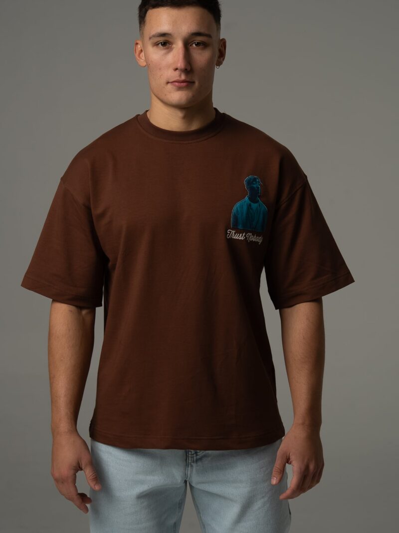 Brązowa koszulka męska “Trust nobody”