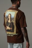 Brązowa koszulka męska oversize z nadrukiem na plecach