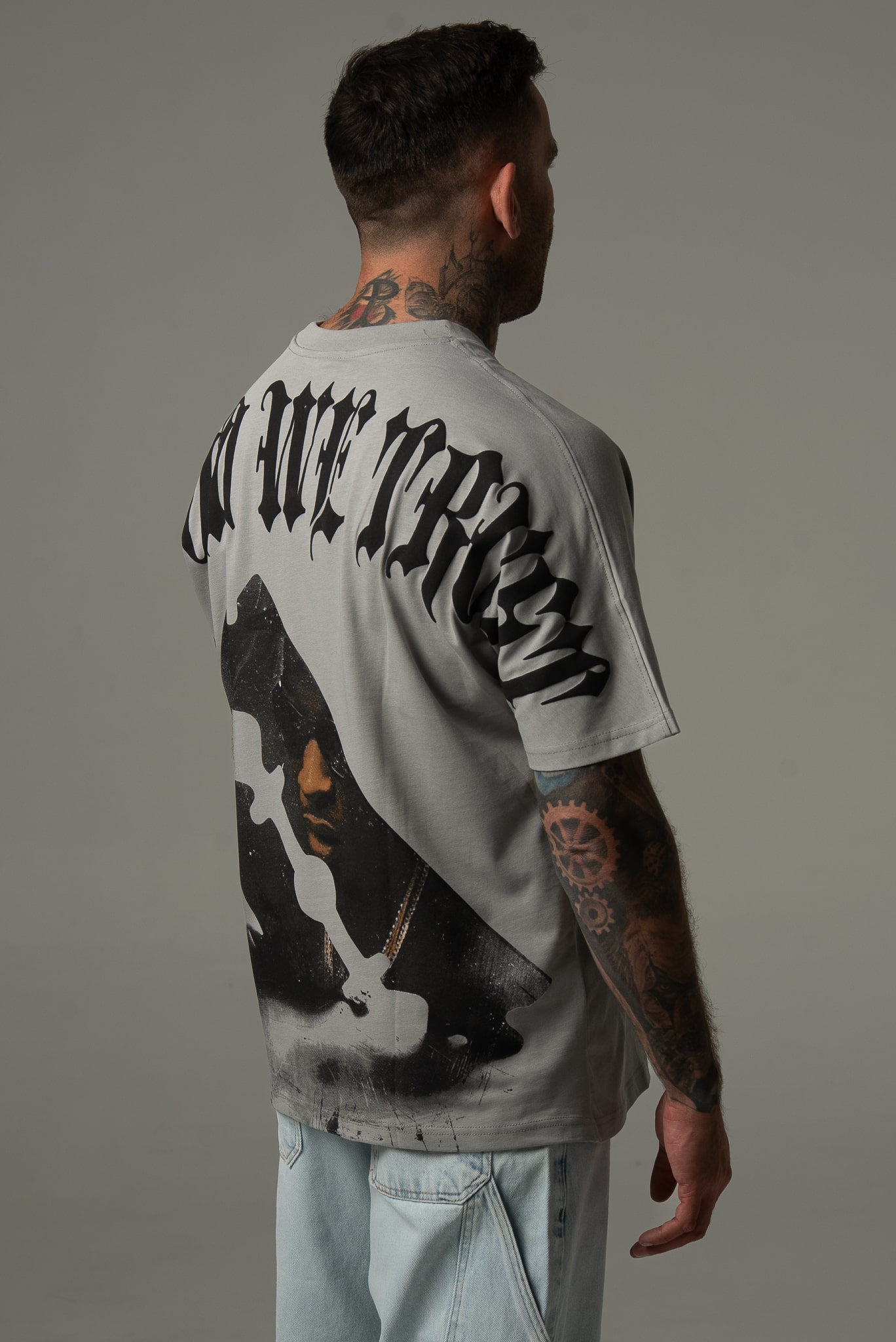Men's gray oversized t-shirt with back print