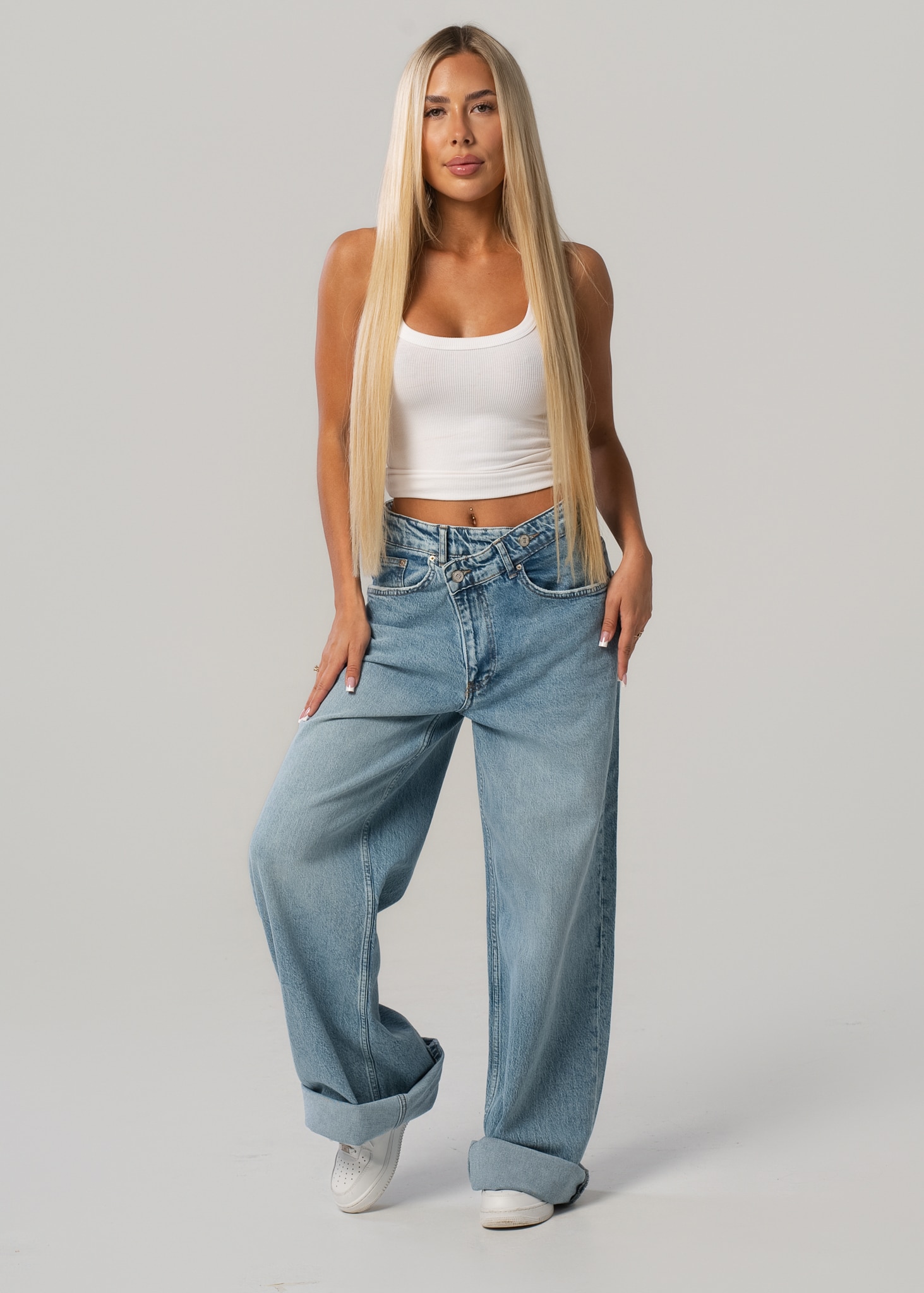 Jeansy damskie wide leg asymetryczne - obrazek 2