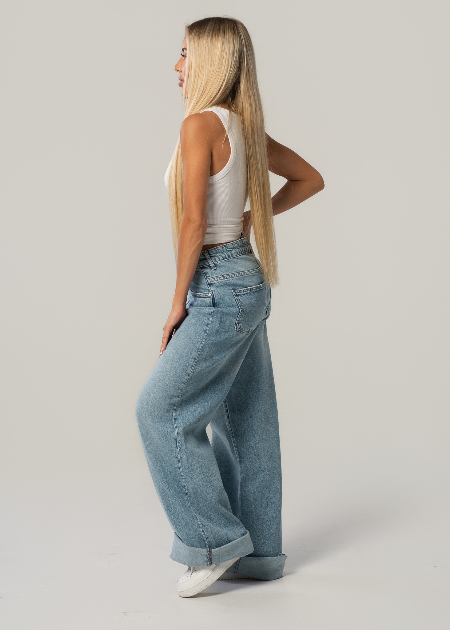 Jeansy damskie wide leg asymetryczne - obrazek 5